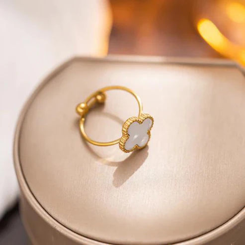 ANILLO DE LUJO TRÉBOL AJUSTABLE
